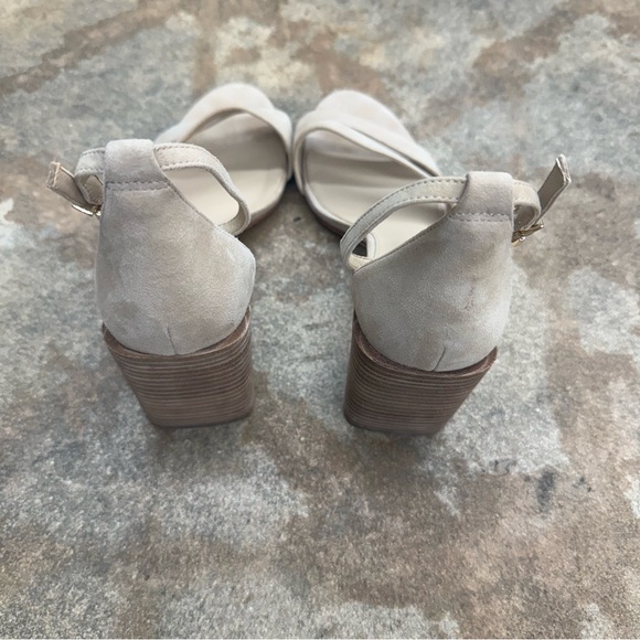 J. McLaughlin Size 9.5 Beige Block Heel Ankle-Strap Sandals - Picture 8 of 9